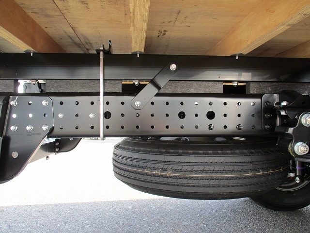 三菱ふそうキャンタークレーン4段小型（2t・3t）[写真09]