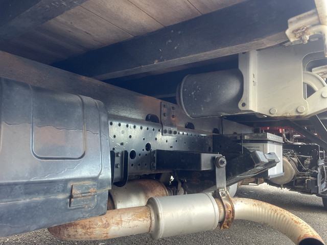 いすゞフォワードユニック4段中型（4t）[写真20]