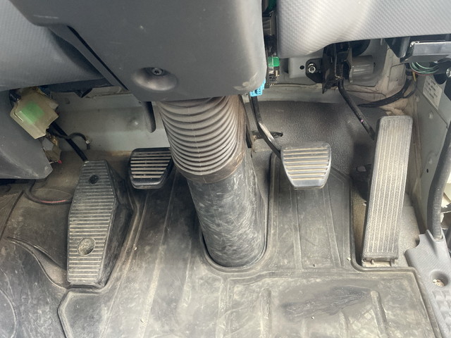 いすゞフォワードユニック4段中型（4t）[写真31]