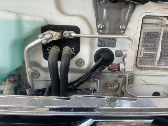 いすゞフォワードユニック4段中型（4t）[写真05]