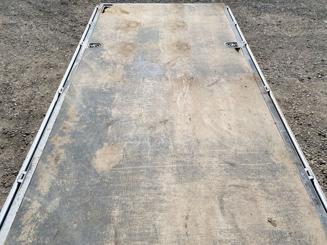 日野デュトロ平ボディ小型（2t・3t）[写真11]