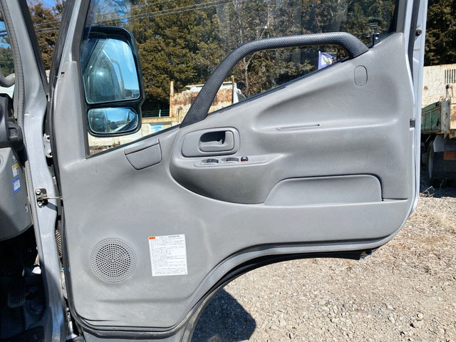 日野デュトロ平ボディ小型（2t・3t）[写真25]