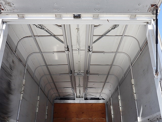 いすゞエルフ幌ウイング小型（2t・3t）[写真12]