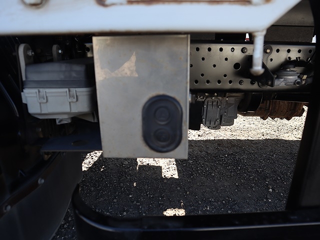 いすゞエルフ幌ウイング小型（2t・3t）[写真21]