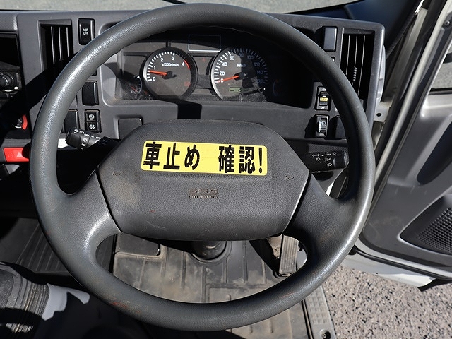 いすゞエルフ幌ウイング小型（2t・3t）[写真32]