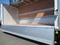 三菱ふそうキャンターアルミウイング小型（2t・3t）[写真21]