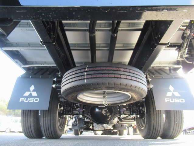 三菱ふそうキャンターアルミウイング小型（2t・3t）[写真27]