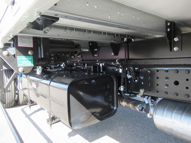 三菱ふそうキャンターアルミウイング小型（2t・3t）[写真30]