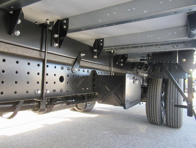 三菱ふそうキャンターアルミウイング小型（2t・3t）[写真33]