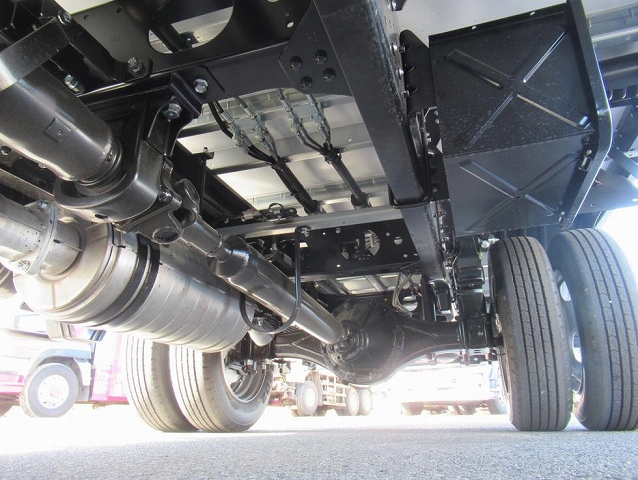 三菱ふそうキャンターアルミウイング小型（2t・3t）[写真35]