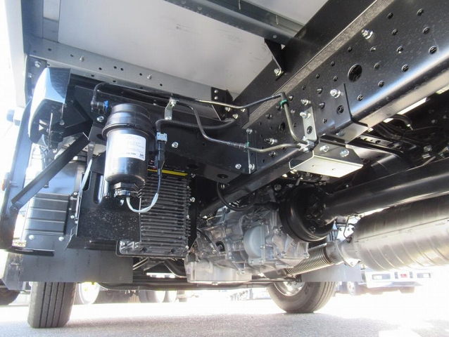 三菱ふそうキャンターアルミウイング小型（2t・3t）[写真36]