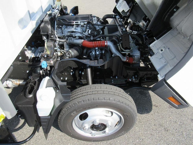 三菱ふそうキャンターアルミウイング小型（2t・3t）[写真38]