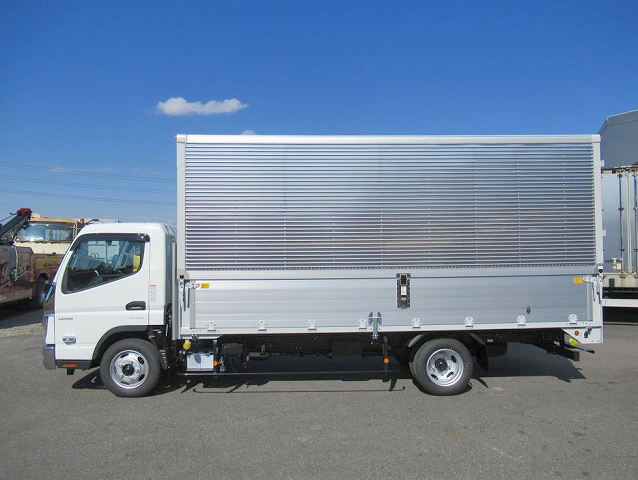 三菱ふそうキャンターアルミウイング小型（2t・3t）[写真05]