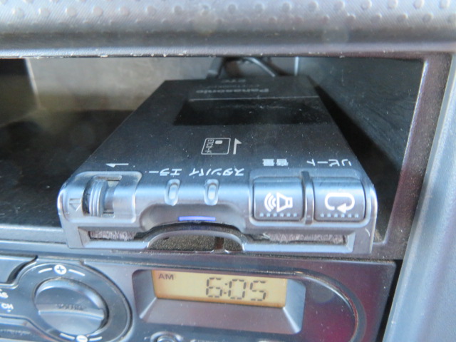 いすゞエルフダブルキャブ（Wキャブ）小型（2t・3t）[写真17]