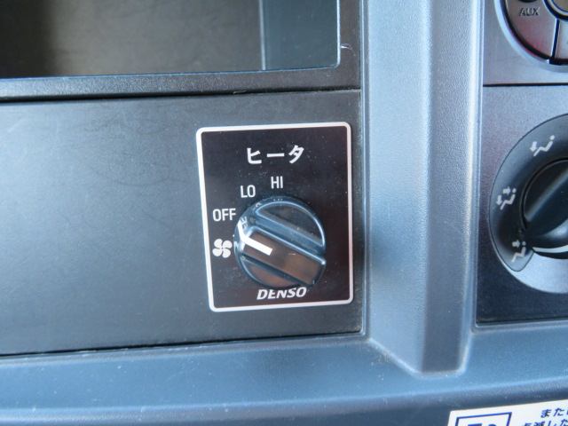 いすゞエルフダブルキャブ（Wキャブ）小型（2t・3t）[写真19]