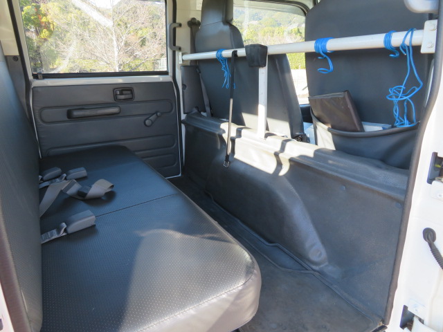 いすゞエルフダブルキャブ（Wキャブ）小型（2t・3t）[写真20]