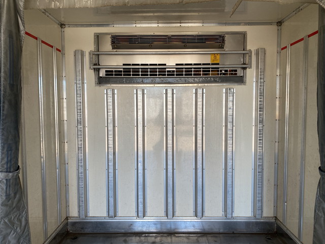 いすゞエルフ冷凍車（冷蔵車）小型（2t・3t）[写真13]