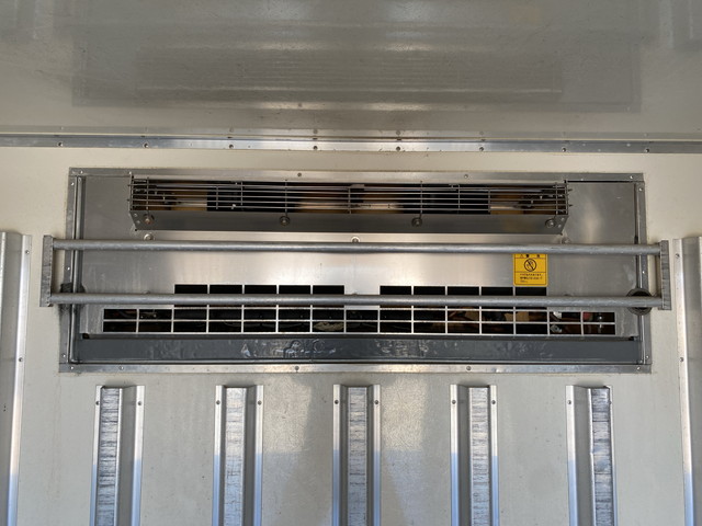 いすゞエルフ冷凍車（冷蔵車）小型（2t・3t）[写真14]