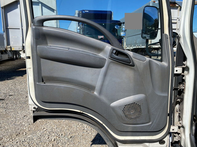 いすゞエルフ冷凍車（冷蔵車）小型（2t・3t）[写真23]