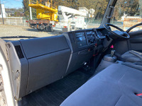 いすゞエルフ冷凍車（冷蔵車）小型（2t・3t）[写真27]