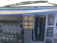 いすゞエルフ冷凍車（冷蔵車）小型（2t・3t）[写真32]