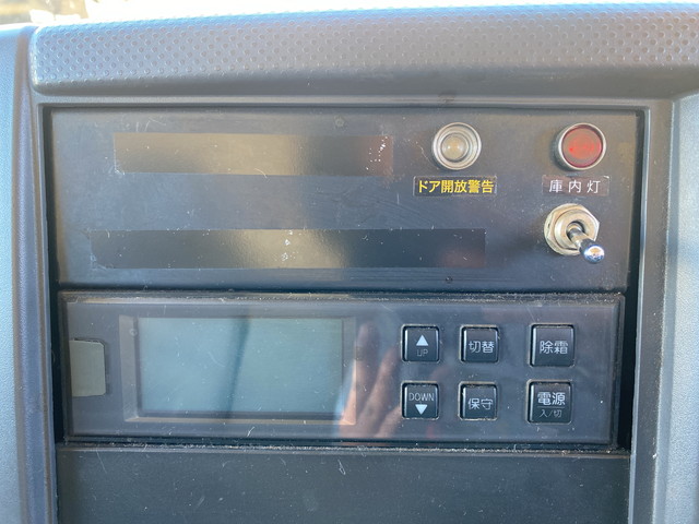 いすゞエルフ冷凍車（冷蔵車）小型（2t・3t）[写真35]