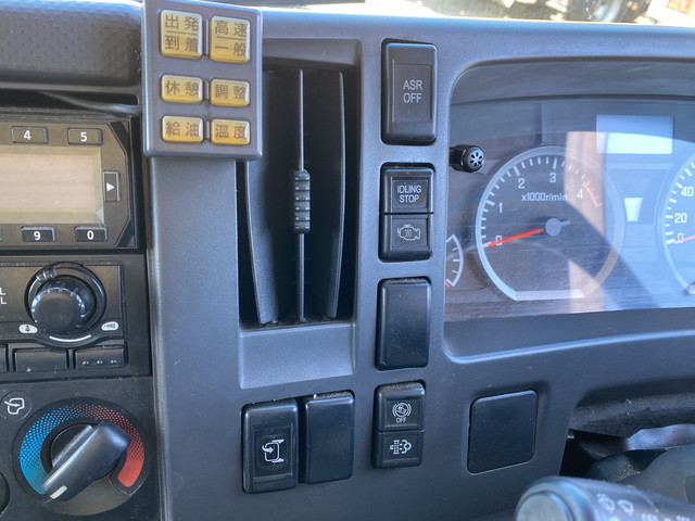 いすゞエルフ冷凍車（冷蔵車）小型（2t・3t）[写真36]