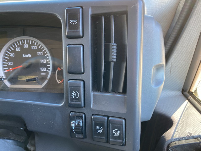 いすゞエルフ冷凍車（冷蔵車）小型（2t・3t）[写真37]