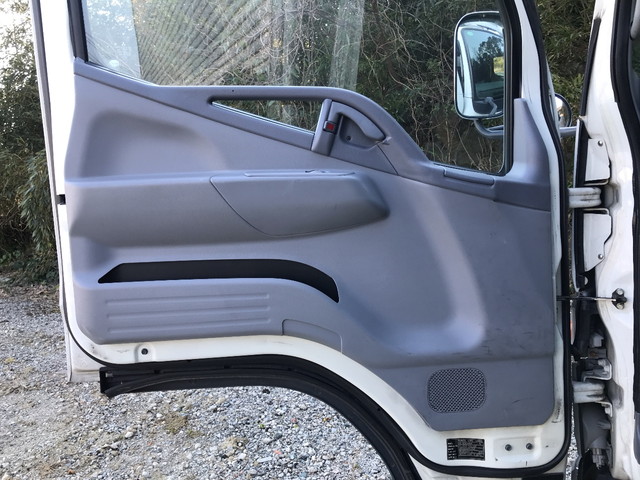 三菱ふそうキャンターアルミウイング小型（2t・3t）[写真26]