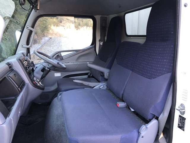 三菱ふそうキャンターアルミウイング小型（2t・3t）[写真28]