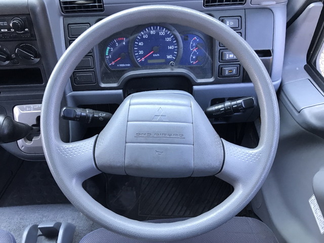 三菱ふそうキャンターアルミウイング小型（2t・3t）[写真32]