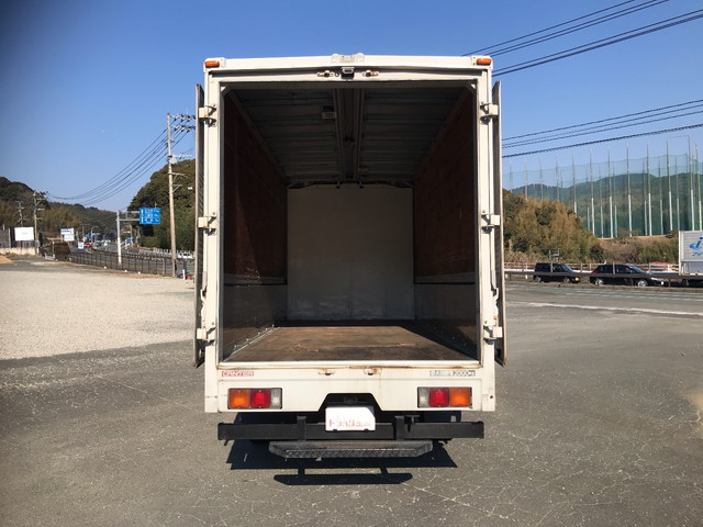 三菱ふそうキャンターアルミウイング小型（2t・3t）[写真09]