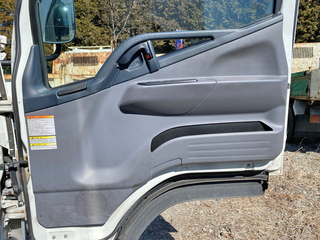 三菱ふそうキャンター冷凍車（冷蔵車）小型（2t・3t）[写真30]