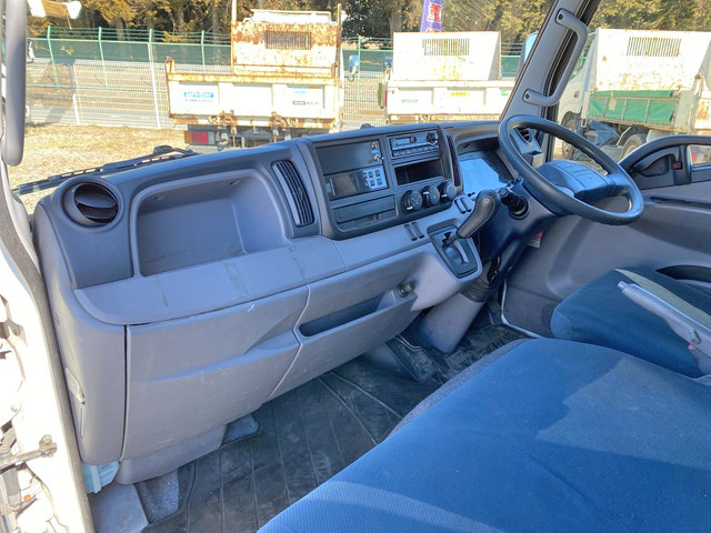 三菱ふそうキャンター冷凍車（冷蔵車）小型（2t・3t）[写真31]