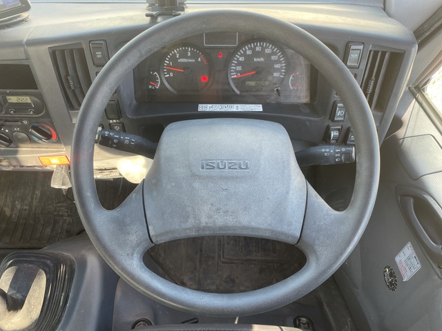 いすゞエルフクレーン3段小型（2t・3t）[写真32]