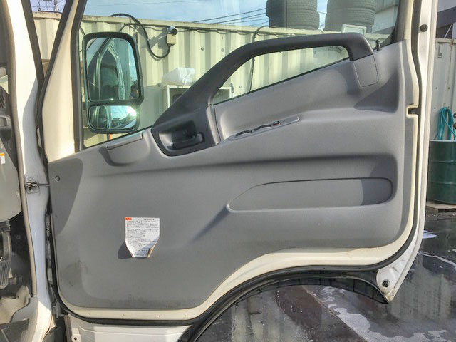 日野デュトロ冷凍車（冷蔵車）小型（2t・3t）[写真30]