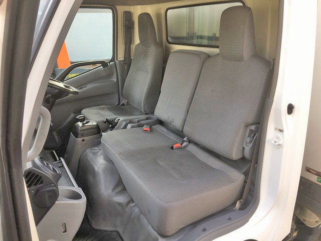 日野デュトロ冷凍車（冷蔵車）小型（2t・3t）[写真32]