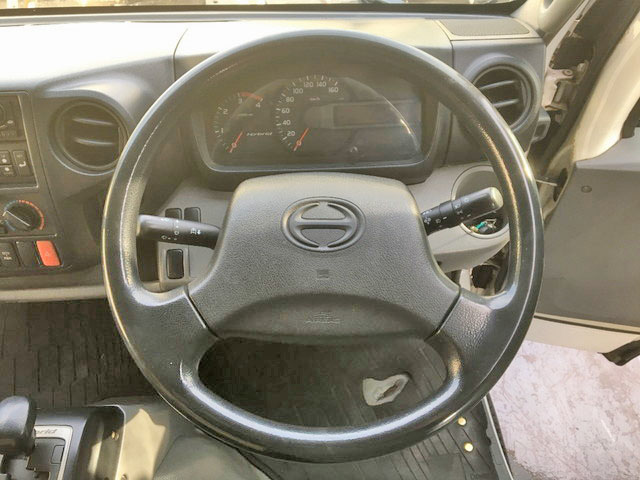 日野デュトロ冷凍車（冷蔵車）小型（2t・3t）[写真36]