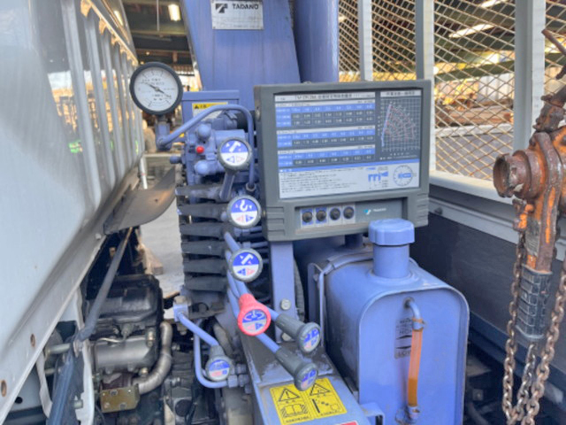 三菱ふそうキャンタークレーン4段小型（2t・3t）[写真09]