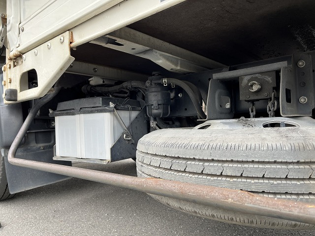 トヨタトヨエース幌ウイング小型（2t・3t）[写真17]