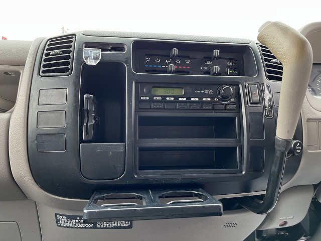 トヨタトヨエース幌ウイング小型（2t・3t）[写真32]