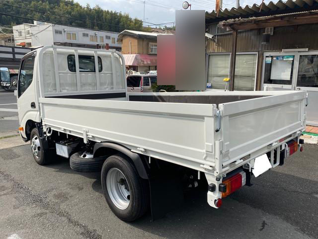 日野デュトロ平ボディ小型（2t・3t）[写真02]