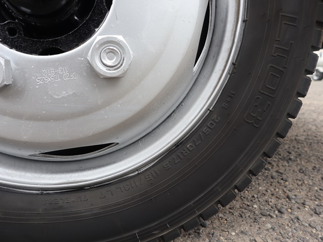 日野デュトロ平ボディ小型（2t・3t）[写真21]