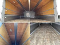 いすゞギガアルミウイング大型（10t）[写真11]