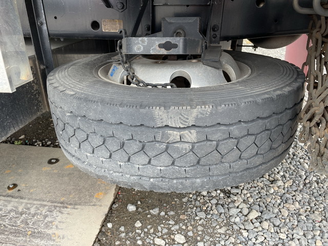 いすゞギガアルミウイング大型（10t）[写真18]