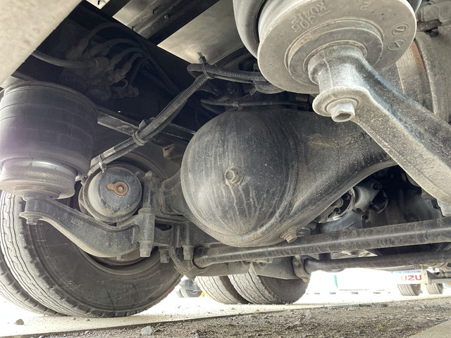 いすゞギガアルミウイング大型（10t）[写真21]