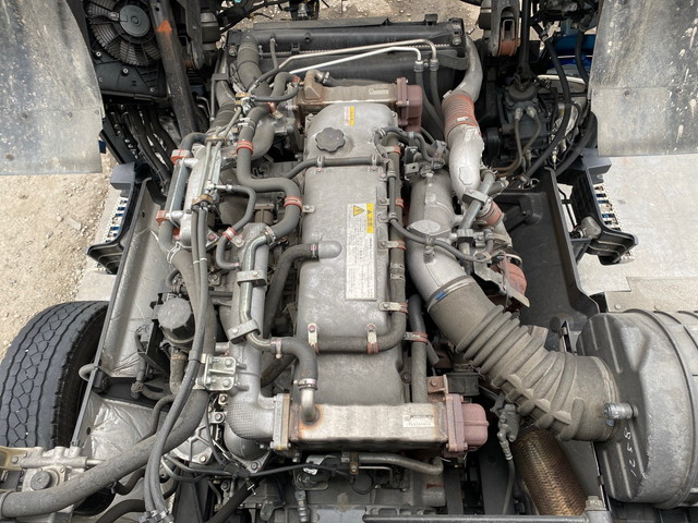 いすゞギガアルミウイング大型（10t）[写真22]