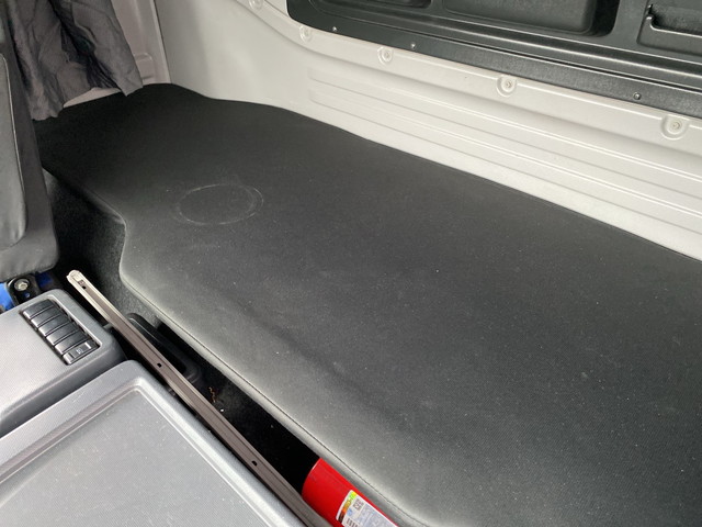 いすゞギガアルミウイング大型（10t）[写真28]