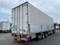 いすゞギガアルミウイング大型（10t）[写真02]