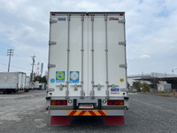 いすゞギガアルミウイング大型（10t）[写真09]